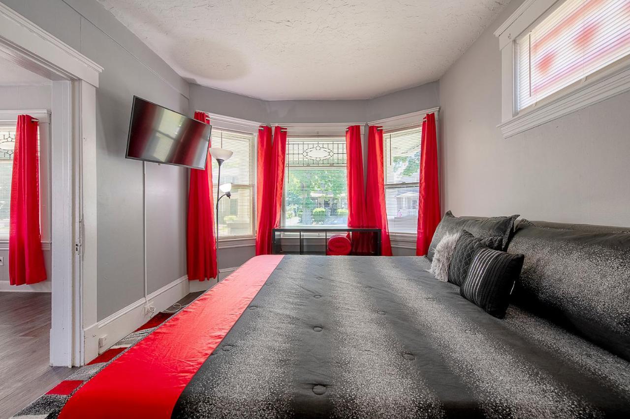 The Rubi Lounge - Spacious Brooklyn Centre Modern Escape Near Downtown With Parking, 300Mb Wifi & Self Check-In Cleveland Exterior foto