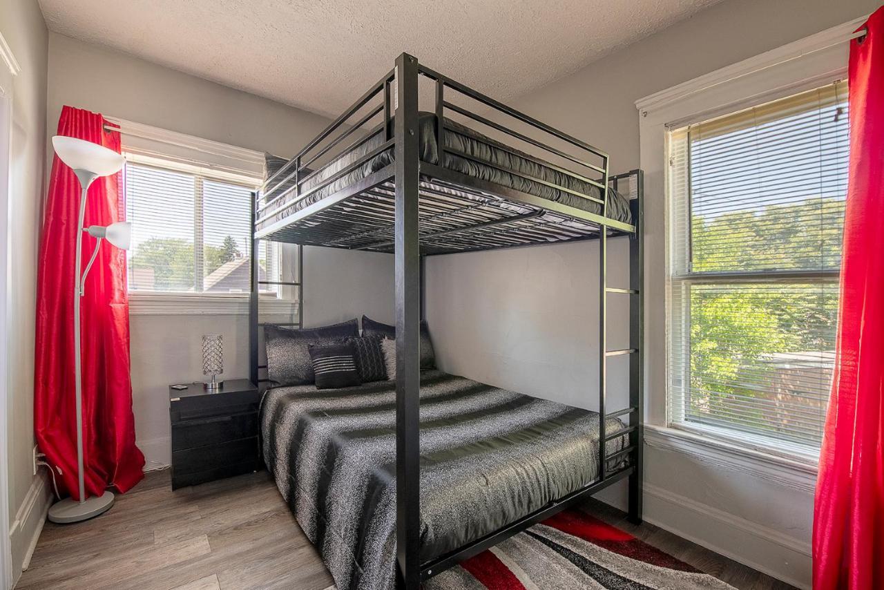 The Rubi Lounge - Spacious Brooklyn Centre Modern Escape Near Downtown With Parking, 300Mb Wifi & Self Check-In Cleveland Exterior foto