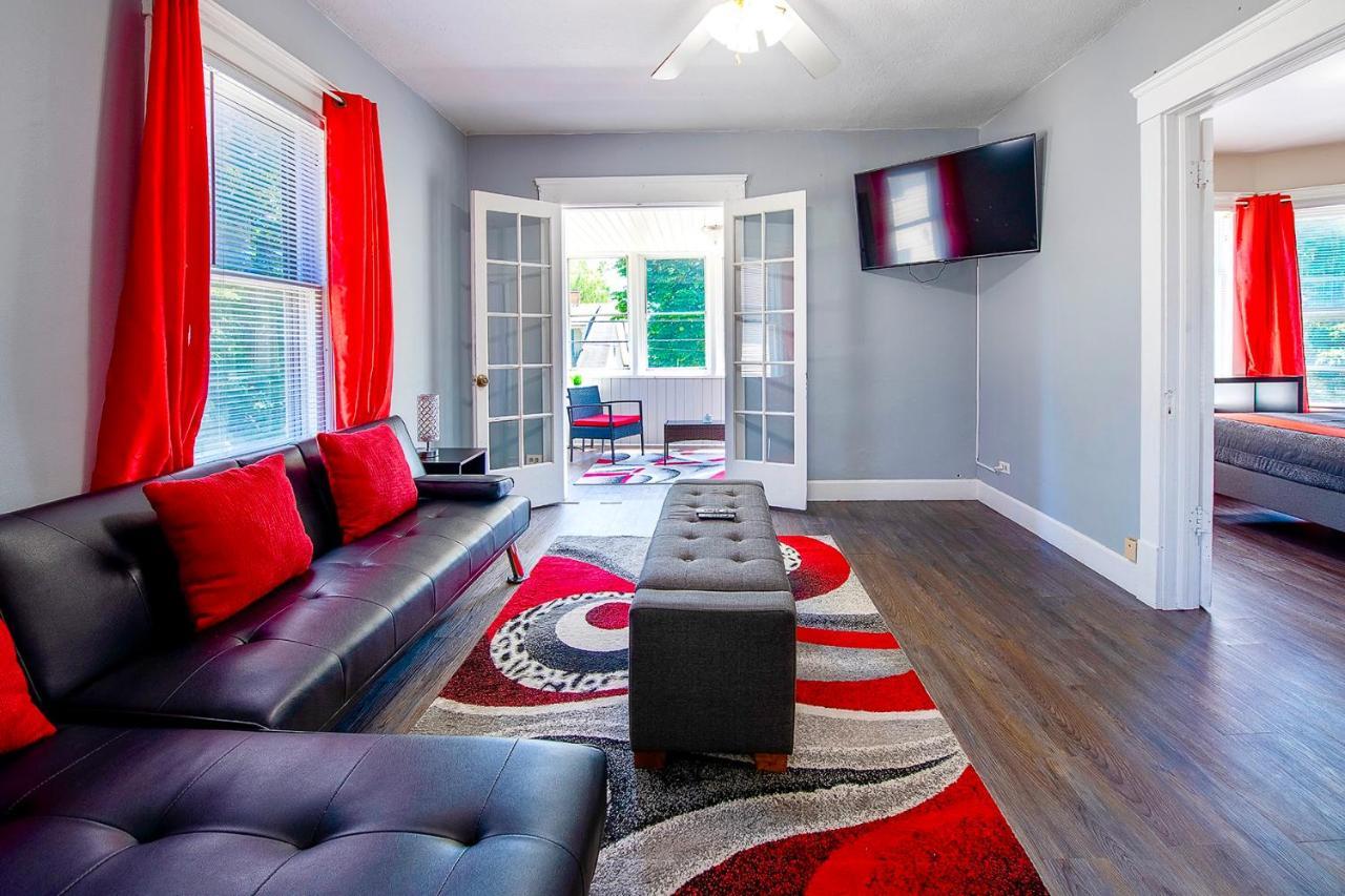 The Rubi Lounge - Spacious Brooklyn Centre Modern Escape Near Downtown With Parking, 300Mb Wifi & Self Check-In Cleveland Exterior foto